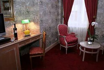 فندق Floor براغ 4*,